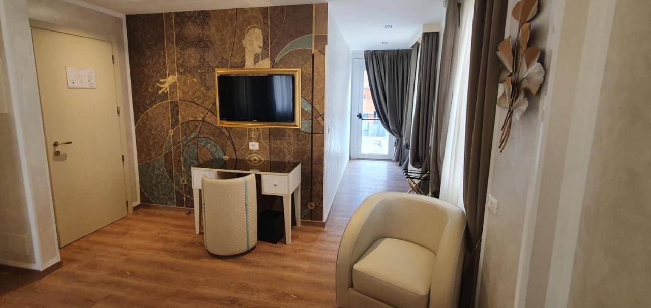 Deluxe Room,1249666984:JPEG